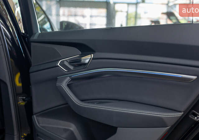 Черный Ауди Q8 Sportback e-tron, объемом двигателя 0 л и пробегом 24 тыс. км за 69800 $, фото 25 на Automoto.ua