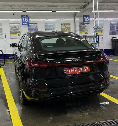 Черный Ауди Q8 Sportback e-tron, объемом двигателя 0 л и пробегом 24 тыс. км за 69800 $, фото 8 на Automoto.ua