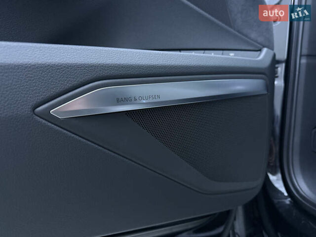 Черный Ауди Q8 Sportback e-tron, объемом двигателя 0 л и пробегом 28 тыс. км за 64999 $, фото 10 на Automoto.ua