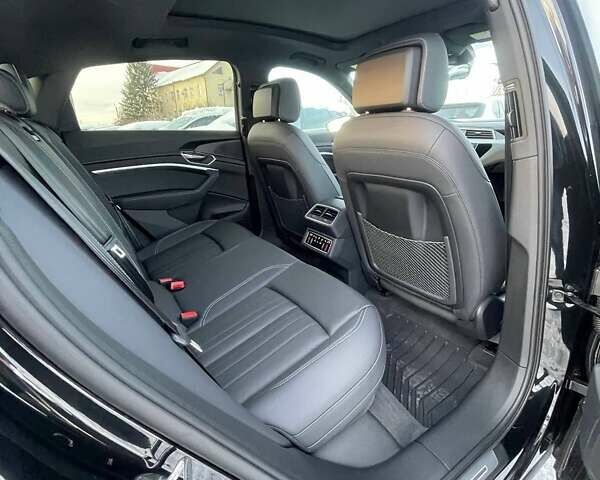 Черный Ауди Q8 Sportback e-tron, объемом двигателя 0 л и пробегом 12 тыс. км за 49100 $, фото 29 на Automoto.ua