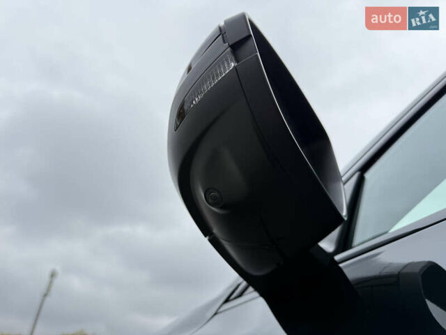 Черный Ауди Q8 Sportback e-tron, объемом двигателя 0 л и пробегом 28 тыс. км за 64999 $, фото 21 на Automoto.ua