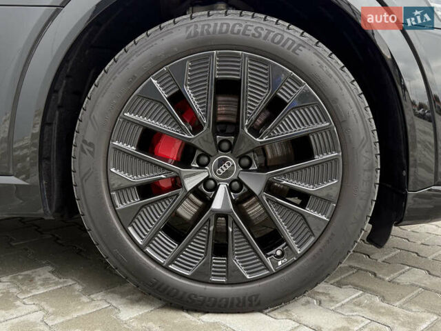 Черный Ауди Q8 Sportback e-tron, объемом двигателя 0 л и пробегом 28 тыс. км за 64999 $, фото 17 на Automoto.ua
