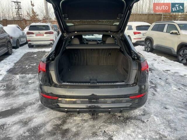 Черный Ауди Q8 Sportback e-tron, объемом двигателя 0 л и пробегом 12 тыс. км за 49100 $, фото 34 на Automoto.ua