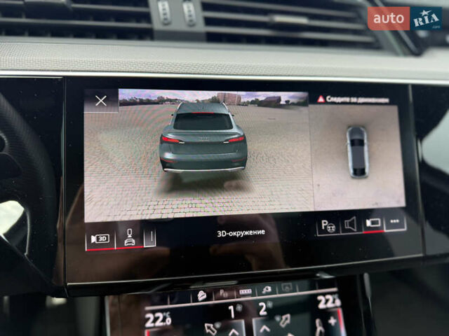 Чорний Ауді Q8 Sportback e-tron, об'ємом двигуна 0 л та пробігом 42 тис. км за 49800 $, фото 26 на Automoto.ua