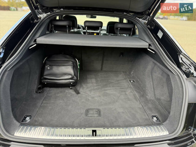 Чорний Ауді Q8 Sportback e-tron, об'ємом двигуна 0 л та пробігом 42 тис. км за 49800 $, фото 27 на Automoto.ua
