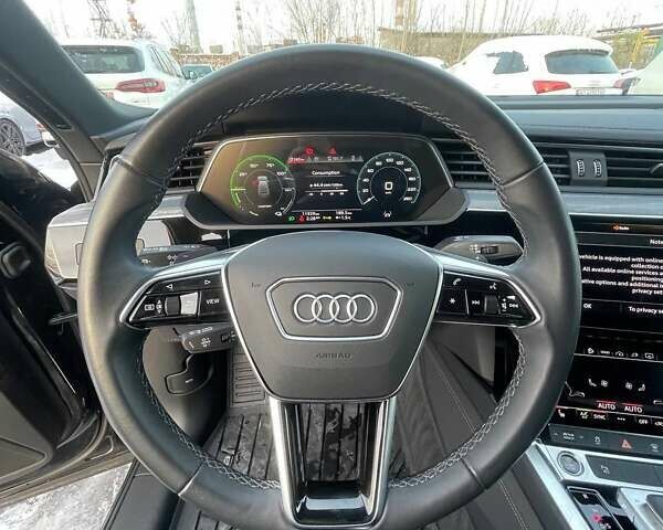 Черный Ауди Q8 Sportback e-tron, объемом двигателя 0 л и пробегом 12 тыс. км за 49100 $, фото 16 на Automoto.ua