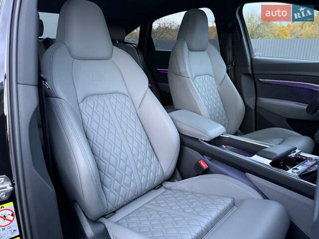 Черный Ауди Q8 Sportback e-tron, объемом двигателя 0 л и пробегом 28 тыс. км за 64999 $, фото 35 на Automoto.ua