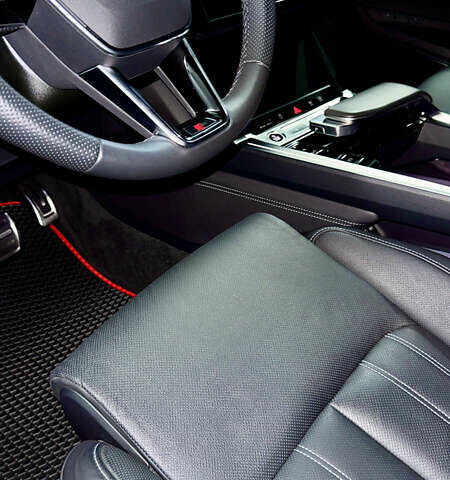 Черный Ауди Q8 Sportback e-tron, объемом двигателя 0 л и пробегом 24 тыс. км за 69800 $, фото 36 на Automoto.ua