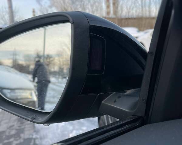 Черный Ауди Q8 Sportback e-tron, объемом двигателя 0 л и пробегом 12 тыс. км за 49100 $, фото 9 на Automoto.ua