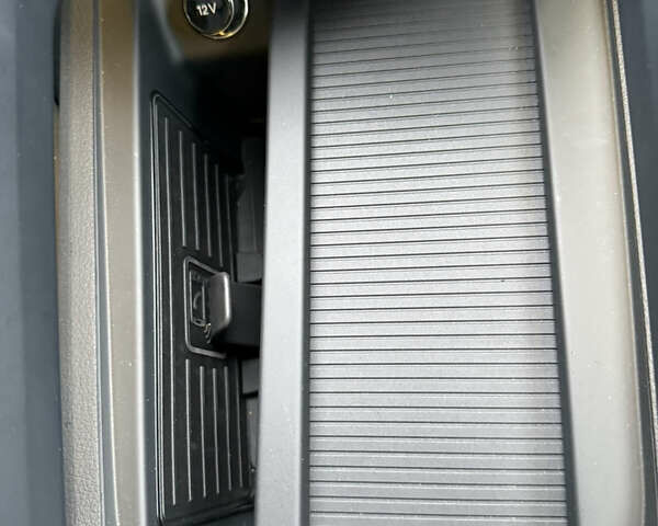 Чорний Ауді Q8 Sportback e-tron, об'ємом двигуна 0 л та пробігом 62 тис. км за 58000 $, фото 122 на Automoto.ua