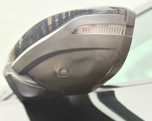 Чорний Ауді Q8 Sportback e-tron, об'ємом двигуна 0 л та пробігом 62 тис. км за 58000 $, фото 33 на Automoto.ua