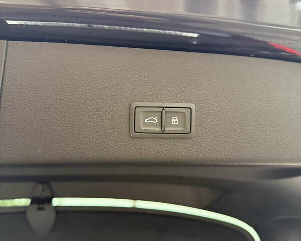 Чорний Ауді Q8 Sportback e-tron, об'ємом двигуна 0 л та пробігом 62 тис. км за 58000 $, фото 107 на Automoto.ua