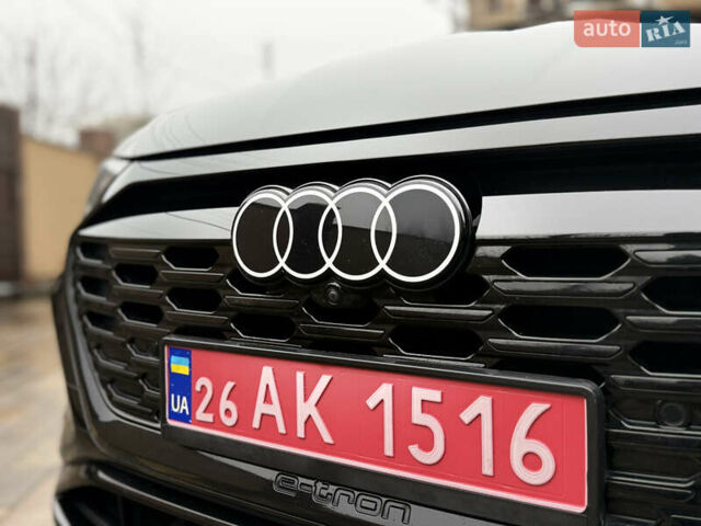 Чорний Ауді Q8 Sportback e-tron, об'ємом двигуна 0 л та пробігом 62 тис. км за 58000 $, фото 32 на Automoto.ua