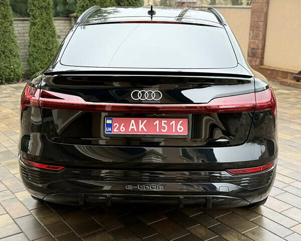 Чорний Ауді Q8 Sportback e-tron, об'ємом двигуна 0 л та пробігом 62 тис. км за 58000 $, фото 18 на Automoto.ua