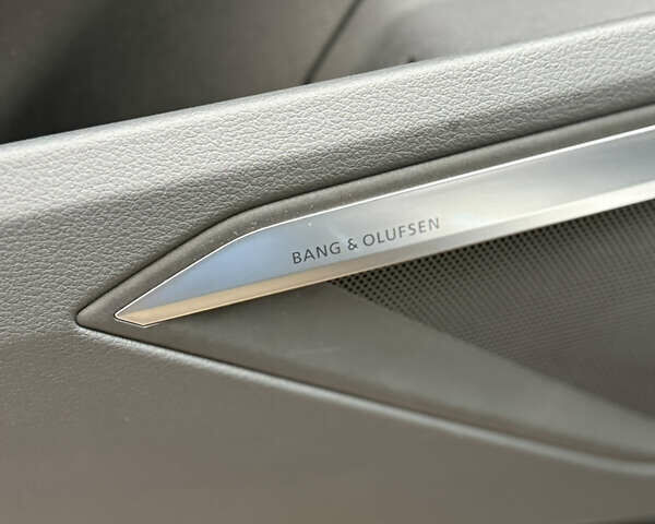 Чорний Ауді Q8 Sportback e-tron, об'ємом двигуна 0 л та пробігом 62 тис. км за 58000 $, фото 53 на Automoto.ua