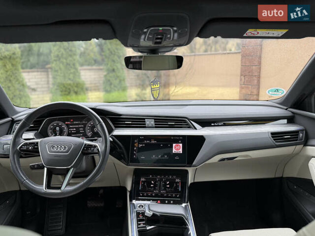 Чорний Ауді Q8 Sportback e-tron, об'ємом двигуна 0 л та пробігом 62 тис. км за 58000 $, фото 79 на Automoto.ua