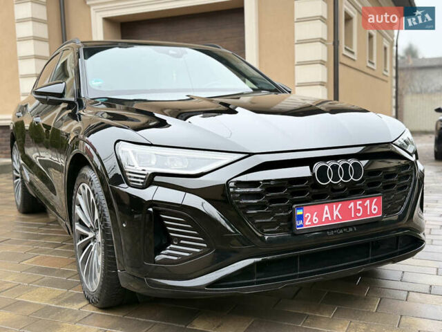 Чорний Ауді Q8 Sportback e-tron, об'ємом двигуна 0 л та пробігом 62 тис. км за 58000 $, фото 6 на Automoto.ua