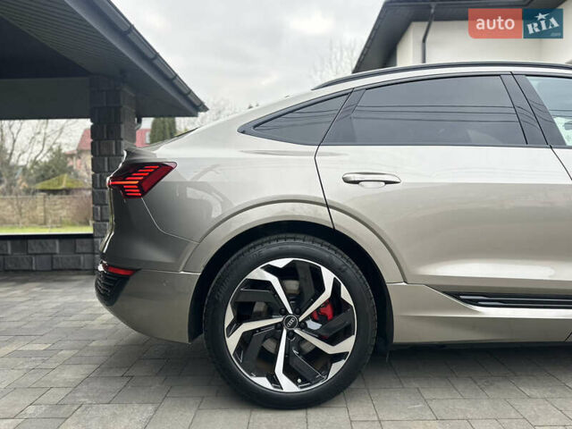 Коричневый Ауди Q8 Sportback e-tron, объемом двигателя 0 л и пробегом 43 тыс. км за 58499 $, фото 4 на Automoto.ua