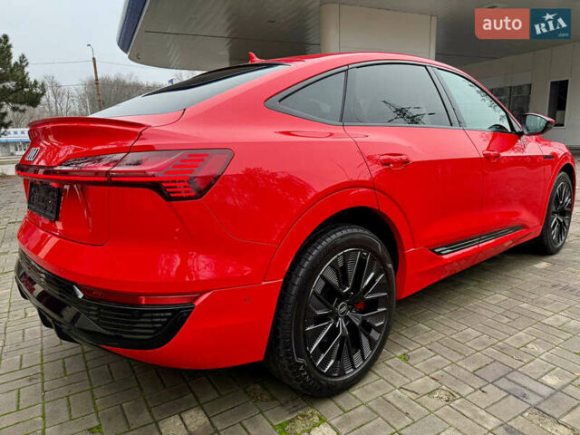 Червоний Ауді Q8 Sportback e-tron, об'ємом двигуна 0 л та пробігом 55 тис. км за 54500 $, фото 5 на Automoto.ua