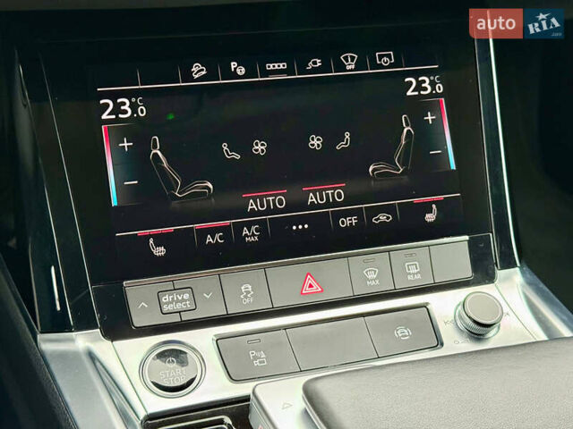 Червоний Ауді Q8 Sportback e-tron, об'ємом двигуна 0 л та пробігом 55 тис. км за 54500 $, фото 60 на Automoto.ua