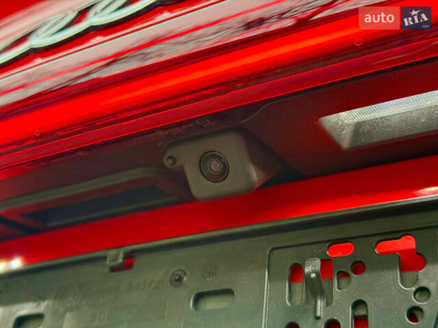 Червоний Ауді Q8 Sportback e-tron, об'ємом двигуна 0 л та пробігом 55 тис. км за 54500 $, фото 8 на Automoto.ua