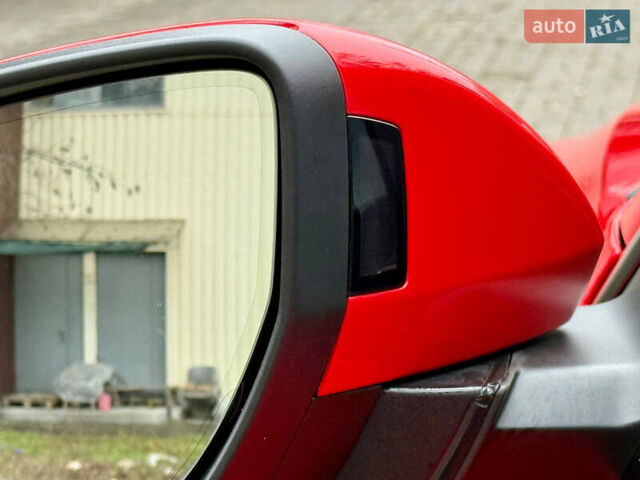 Червоний Ауді Q8 Sportback e-tron, об'ємом двигуна 0 л та пробігом 55 тис. км за 54500 $, фото 24 на Automoto.ua