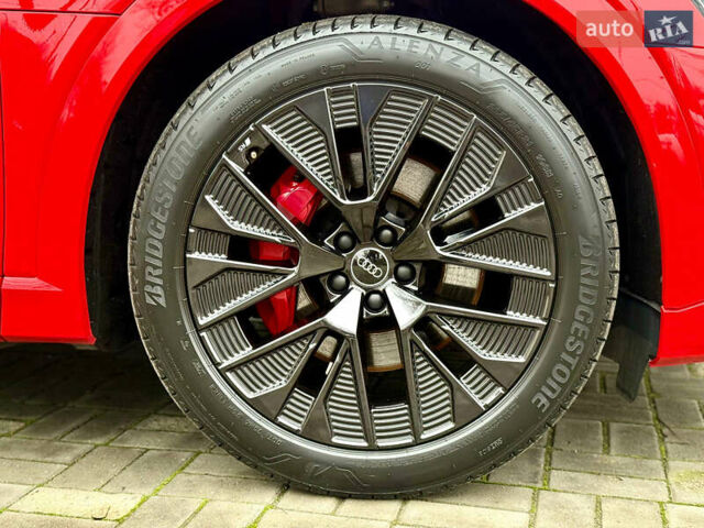 Червоний Ауді Q8 Sportback e-tron, об'ємом двигуна 0 л та пробігом 55 тис. км за 54500 $, фото 49 на Automoto.ua