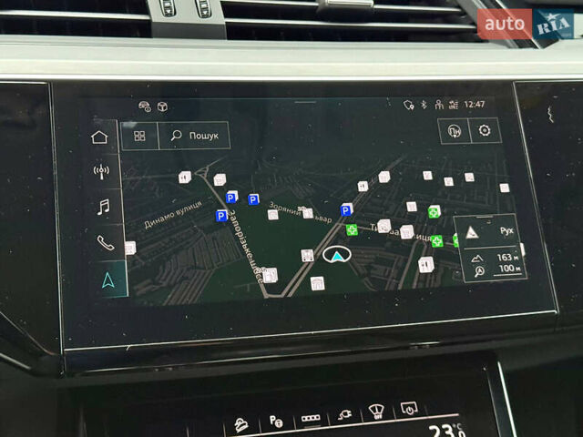 Червоний Ауді Q8 Sportback e-tron, об'ємом двигуна 0 л та пробігом 55 тис. км за 54500 $, фото 59 на Automoto.ua