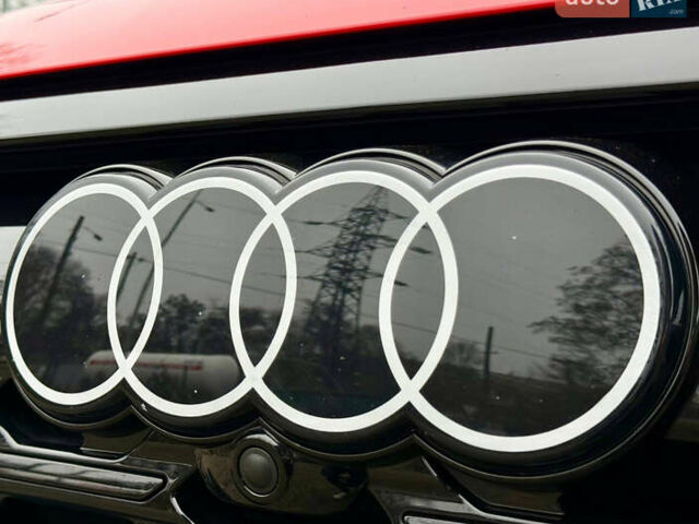 Червоний Ауді Q8 Sportback e-tron, об'ємом двигуна 0 л та пробігом 55 тис. км за 54500 $, фото 47 на Automoto.ua