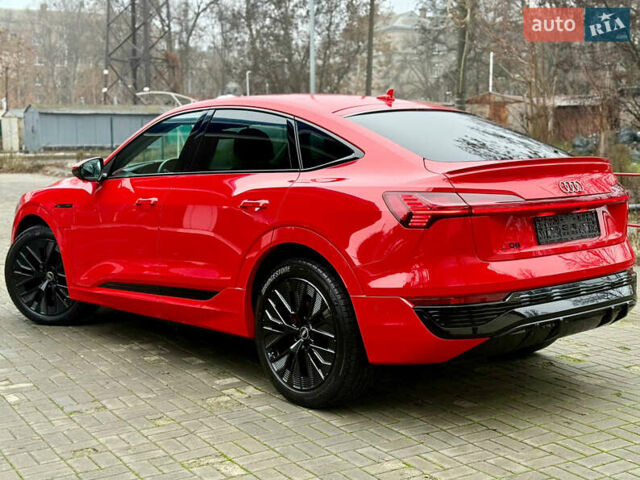 Червоний Ауді Q8 Sportback e-tron, об'ємом двигуна 0 л та пробігом 55 тис. км за 54500 $, фото 15 на Automoto.ua