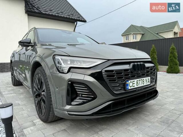 Серый Ауди Q8 Sportback e-tron, объемом двигателя 0 л и пробегом 15 тыс. км за 65000 $, фото 147 на Automoto.ua