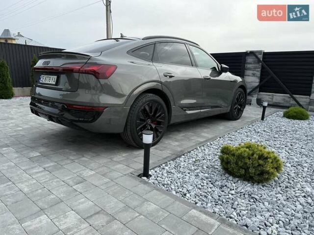 Серый Ауди Q8 Sportback e-tron, объемом двигателя 0 л и пробегом 15 тыс. км за 65000 $, фото 152 на Automoto.ua