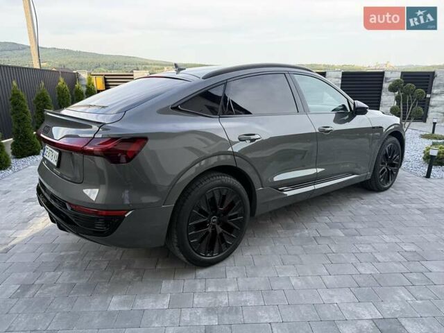 Серый Ауди Q8 Sportback e-tron, объемом двигателя 0 л и пробегом 15 тыс. км за 65000 $, фото 36 на Automoto.ua