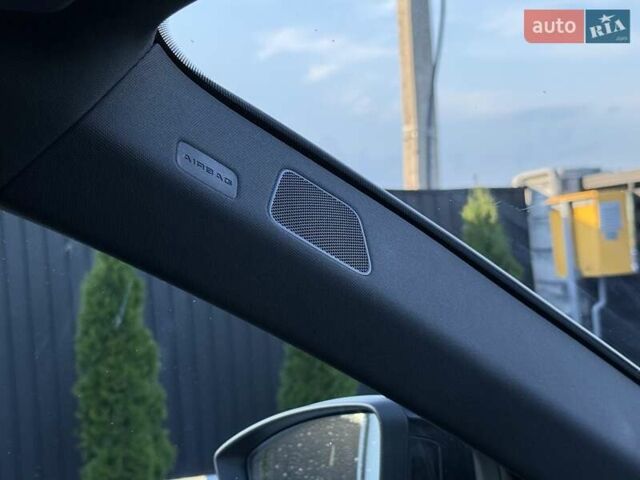 Серый Ауди Q8 Sportback e-tron, объемом двигателя 0 л и пробегом 15 тыс. км за 65000 $, фото 136 на Automoto.ua