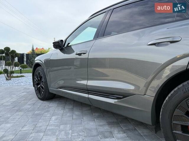 Серый Ауди Q8 Sportback e-tron, объемом двигателя 0 л и пробегом 15 тыс. км за 65000 $, фото 11 на Automoto.ua