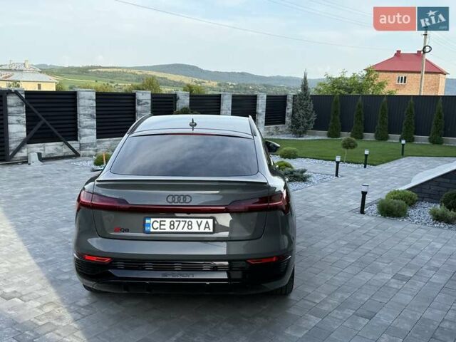 Серый Ауди Q8 Sportback e-tron, объемом двигателя 0 л и пробегом 15 тыс. км за 65000 $, фото 41 на Automoto.ua