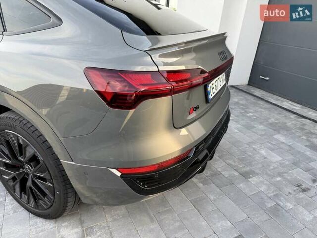 Серый Ауди Q8 Sportback e-tron, объемом двигателя 0 л и пробегом 15 тыс. км за 65000 $, фото 71 на Automoto.ua