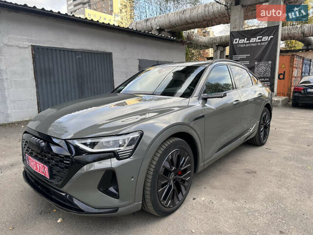 Серый Ауди Q8 Sportback e-tron, объемом двигателя 0 л и пробегом 45 тыс. км за 64900 $, фото 9 на Automoto.ua