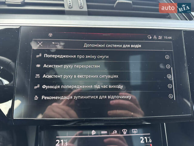 Серый Ауди Q8 Sportback e-tron, объемом двигателя 0 л и пробегом 45 тыс. км за 64900 $, фото 28 на Automoto.ua