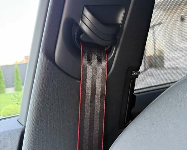 Серый Ауди Q8 Sportback e-tron, объемом двигателя 0 л и пробегом 15 тыс. км за 65000 $, фото 134 на Automoto.ua