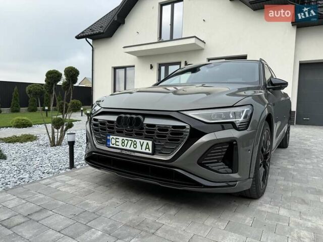 Серый Ауди Q8 Sportback e-tron, объемом двигателя 0 л и пробегом 15 тыс. км за 65000 $, фото 145 на Automoto.ua