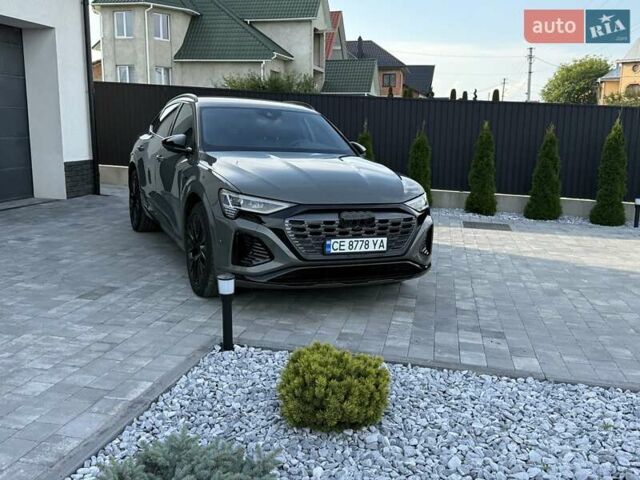 Серый Ауди Q8 Sportback e-tron, объемом двигателя 0 л и пробегом 15 тыс. км за 65000 $, фото 23 на Automoto.ua