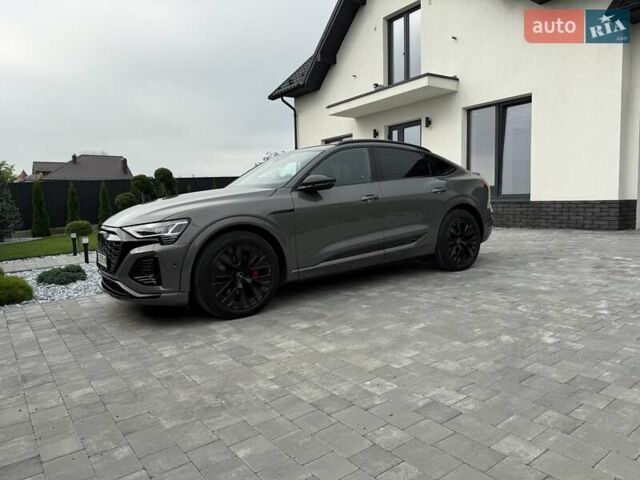 Серый Ауди Q8 Sportback e-tron, объемом двигателя 0 л и пробегом 15 тыс. км за 65000 $, фото 144 на Automoto.ua
