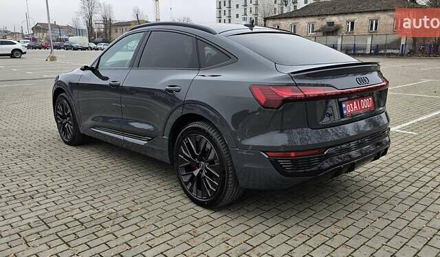 Серый Ауди Q8 Sportback e-tron, объемом двигателя 0 л и пробегом 65 тыс. км за 59999 $, фото 33 на Automoto.ua