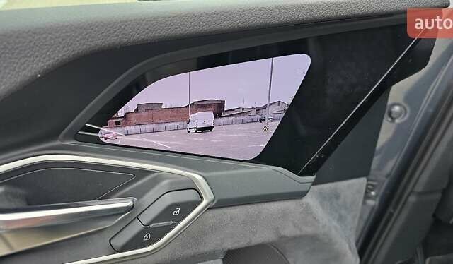 Серый Ауди Q8 Sportback e-tron, объемом двигателя 0 л и пробегом 65 тыс. км за 59999 $, фото 140 на Automoto.ua