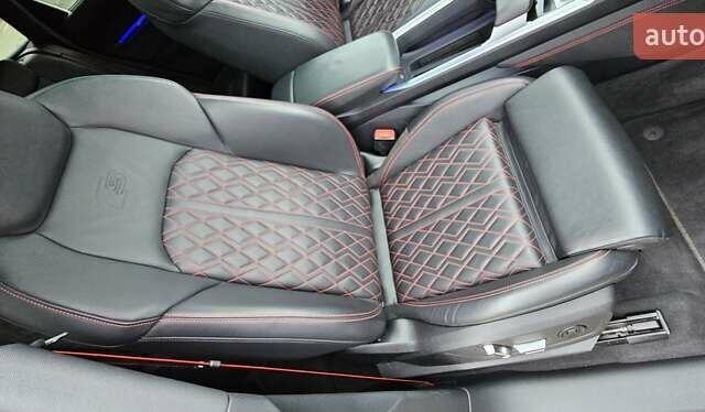 Серый Ауди Q8 Sportback e-tron, объемом двигателя 0 л и пробегом 65 тыс. км за 59999 $, фото 102 на Automoto.ua