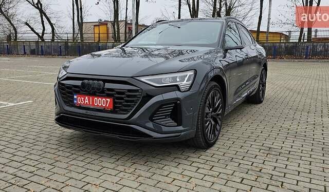 Серый Ауди Q8 Sportback e-tron, объемом двигателя 0 л и пробегом 65 тыс. км за 59999 $, фото 20 на Automoto.ua