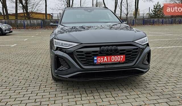 Серый Ауди Q8 Sportback e-tron, объемом двигателя 0 л и пробегом 65 тыс. км за 59999 $, фото 16 на Automoto.ua