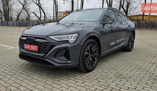 Серый Ауди Q8 Sportback e-tron, объемом двигателя 0 л и пробегом 65 тыс. км за 59999 $, фото 21 на Automoto.ua