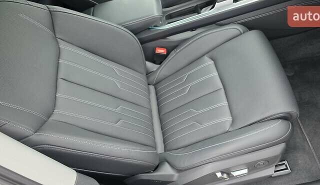 Серый Ауди Q8 Sportback e-tron, объемом двигателя 0 л и пробегом 20 тыс. км за 64800 $, фото 85 на Automoto.ua